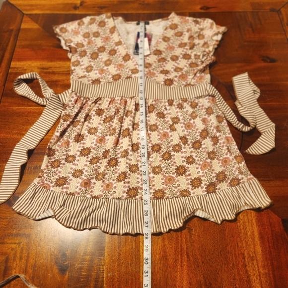 Fang Floral Shirt Belt Tie Top - Picture 2 of 6